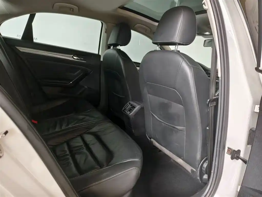 Volkswagen Lamando 2015 280TSI DSG Comfort фото 6