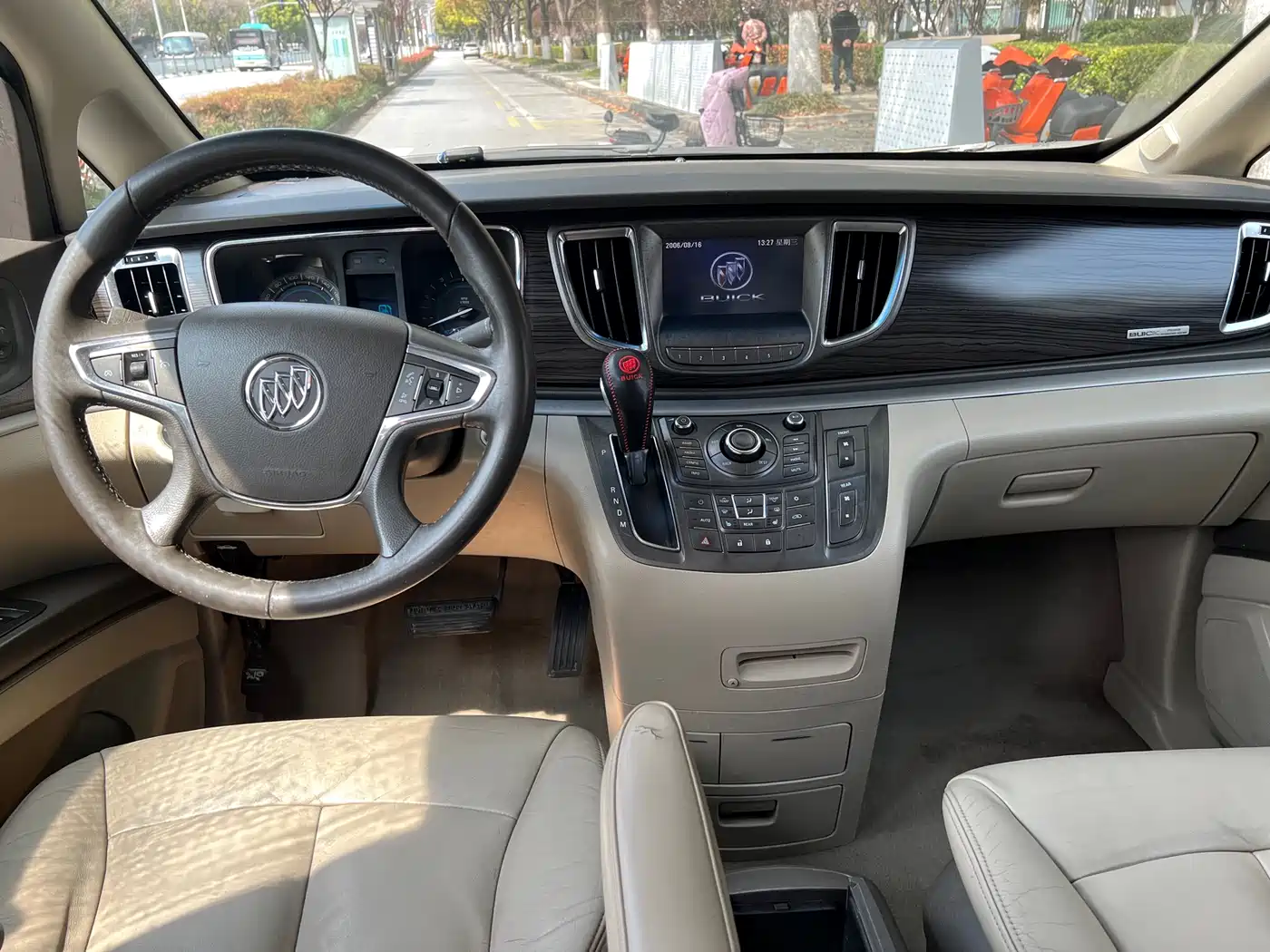 Buick GL8 2011 3.0L GT Luxury Business Elegance Edition фото 11