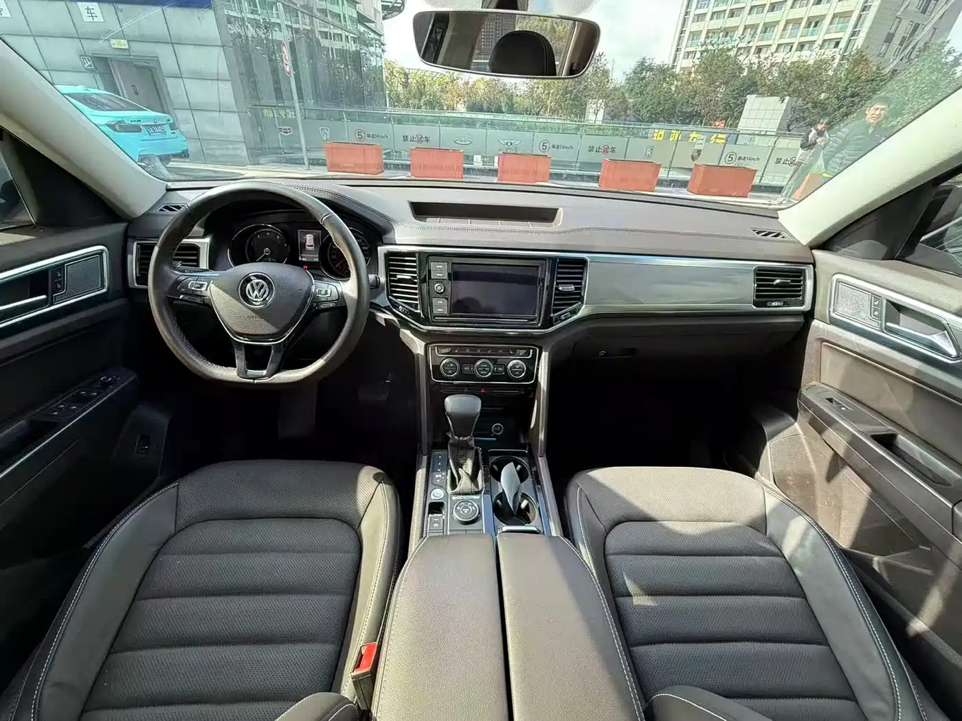 Volkswagen Teramont 2019 380TSI 4WD Luxury Edition China VI фото 5