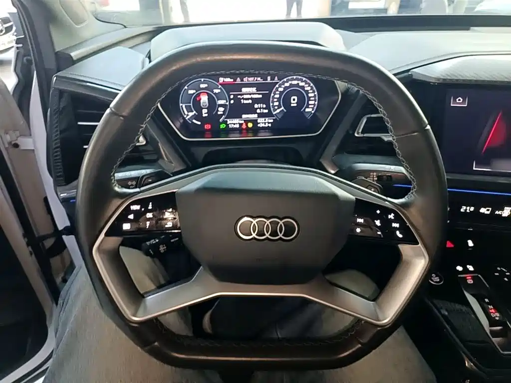 Audi Q4 e-tron 2023 40 e-tron Innovation Edition фото 11