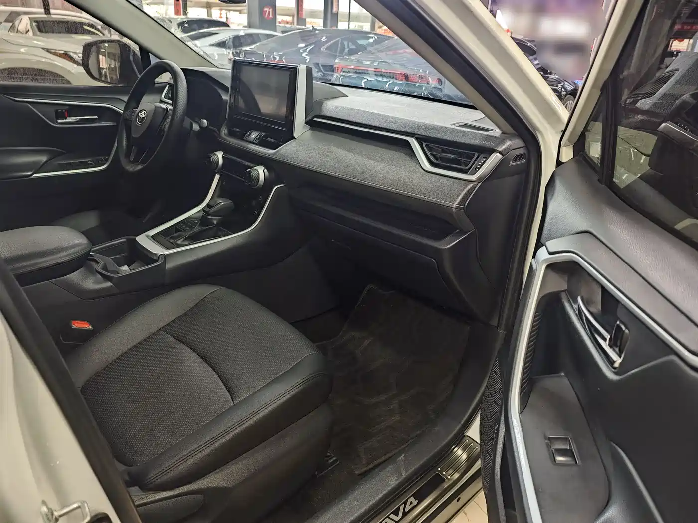 Toyota RAV4 Rongfang 2020 2.0L CVT AWD Trend Edition фото 8