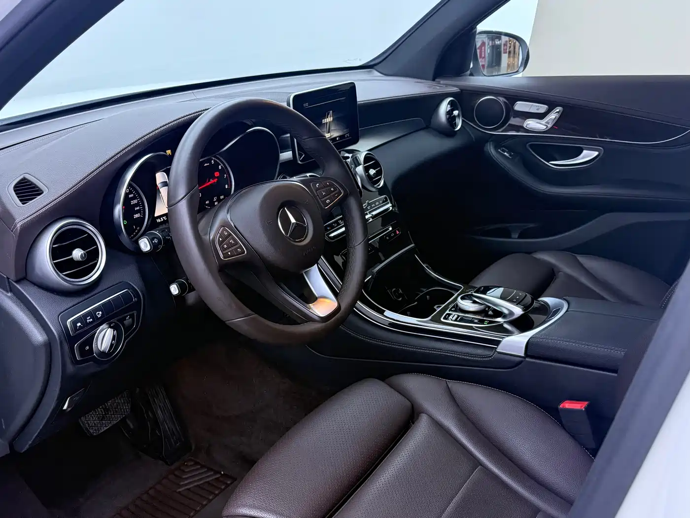 Mercedes-Benz GLC 2018 Facelift GLC 260 4MATIC Luxury фото 9