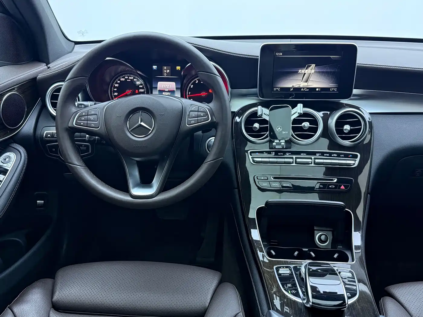 Mercedes-Benz GLC 2018 Facelift GLC 260 4MATIC Luxury фото 14