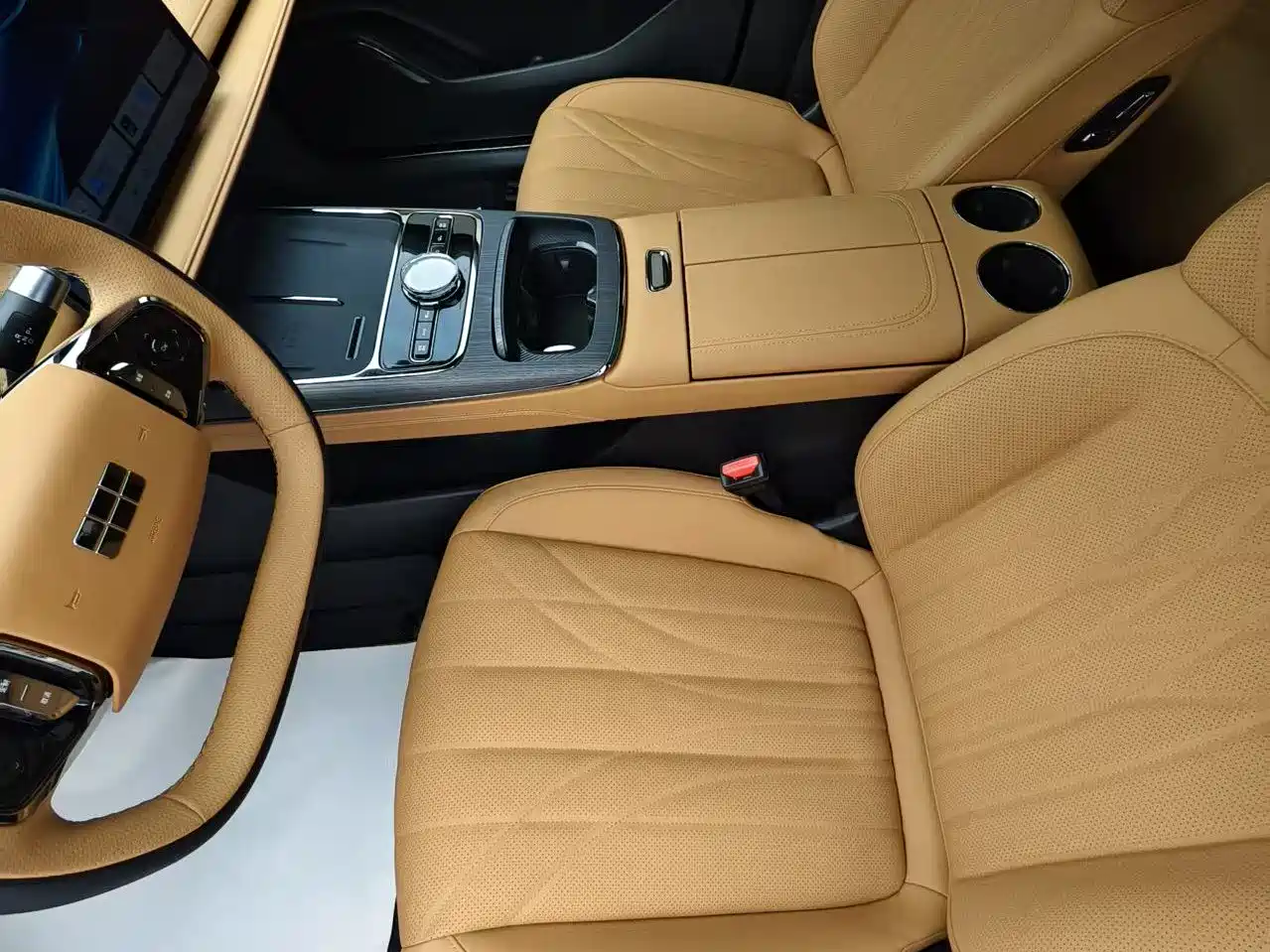 Geely Galaxy Galaxy Xingyao 8 2025 130km EM-i Premium Edition фото 13
