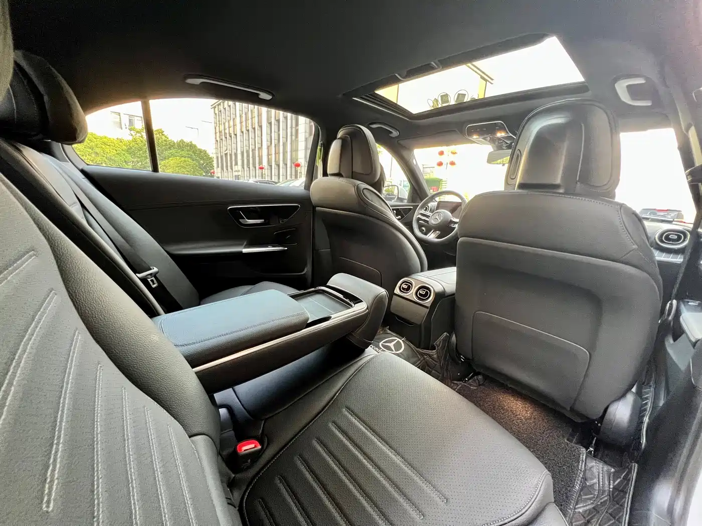 Mercedes-Benz C-Class 2024 Facelift C 200 L Sport фото 19