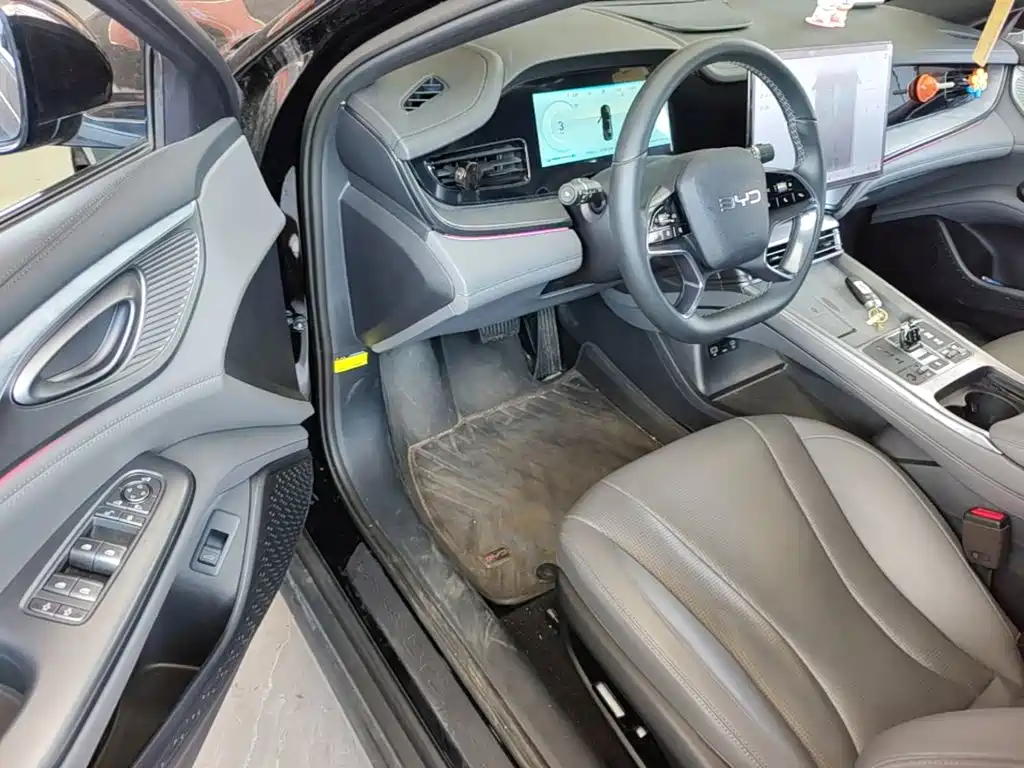 BYD Seal 2024 2024 Glory Edition DM-i 1.5L 121km Luxury