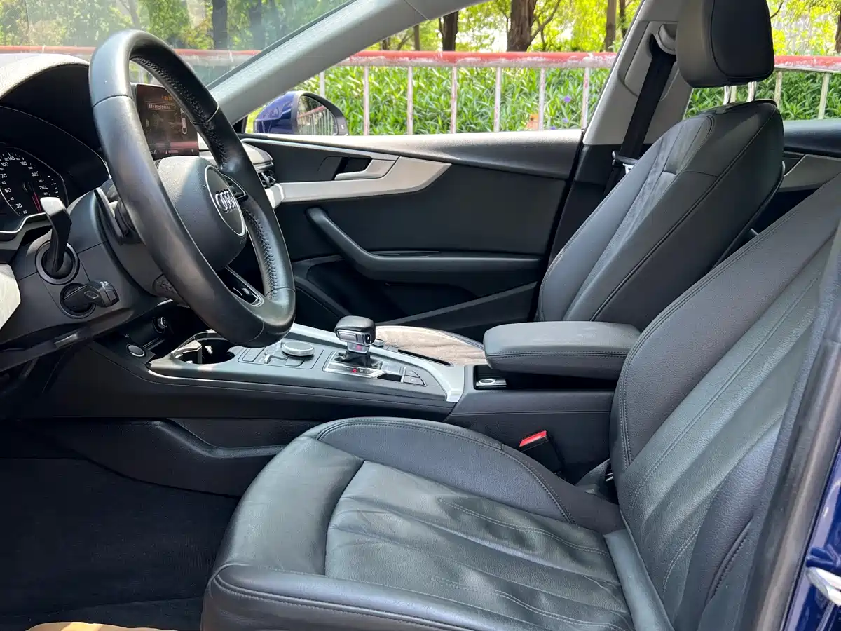 Audi A5 (Import) 2019 Sportback 40 TFSI Fashion фото 26