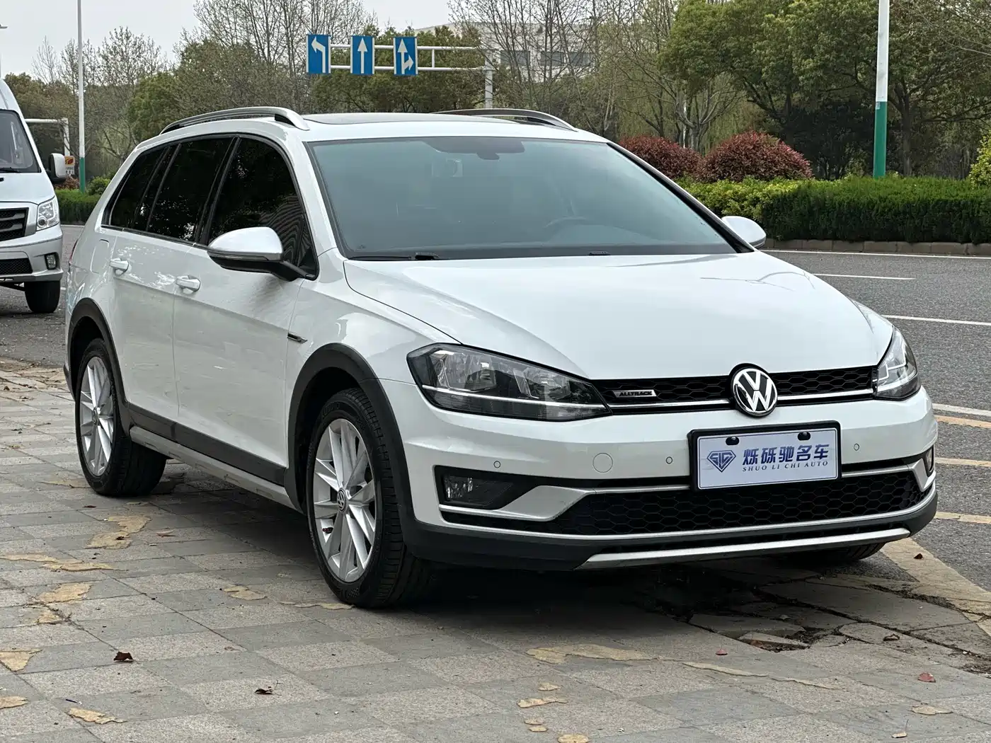 Volkswagen Golf (Import) 2019 1.8TSI Wagon фото 3