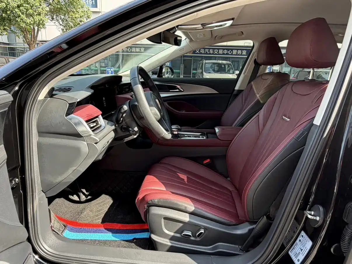 Hongqi H5 2024 2.0T Automatic Smart Connect Flag Smooth Edition фото 11