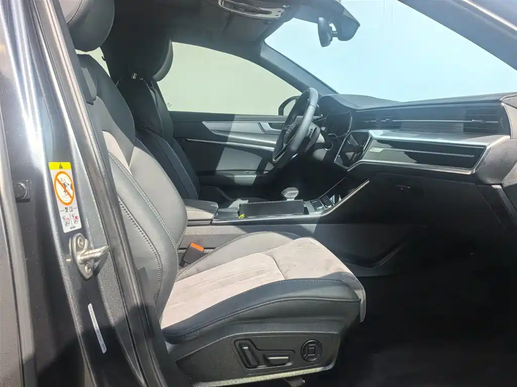 Audi A6L 2021 40 TFSI Luxury Sport фото 9