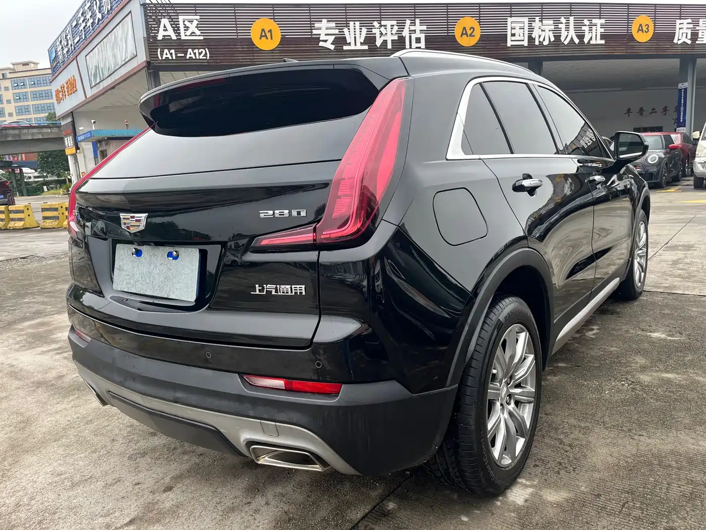 Фото 11 - Cadillac XT4