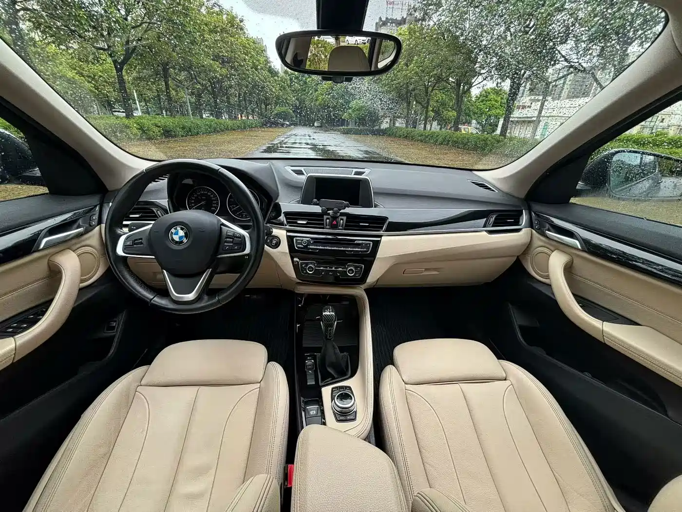 Фото 8 - BMW X1