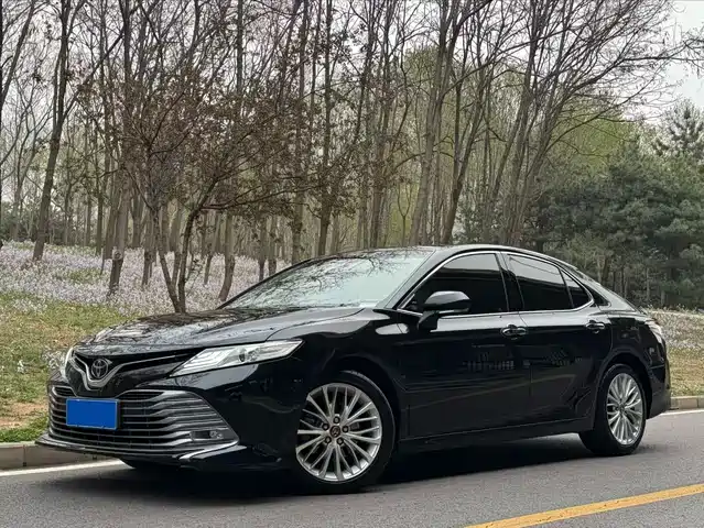 TOYOTA CAMRY