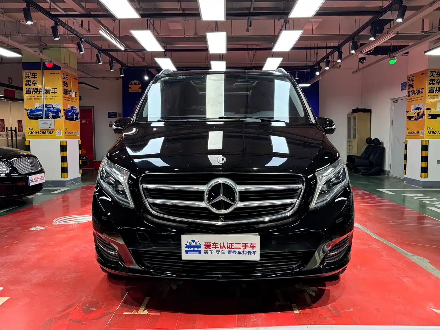 Mercedes-Benz V-Class 2017 Model V 260 L Premium Extended Edition фото 2
