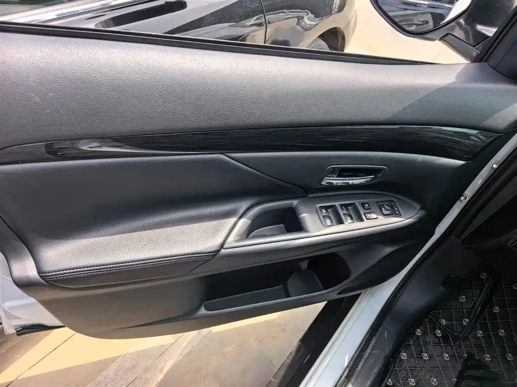 Mitsubishi Outlander 2016 2.4L 4WD Elite Edition 5-seater фото 8