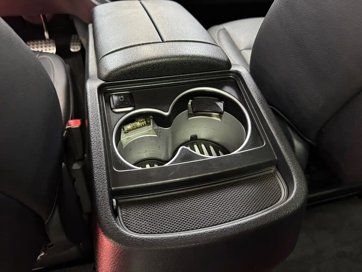 Mercedes-Benz V-Class 2017 Model V 260 L Premium Extended Edition фото 31