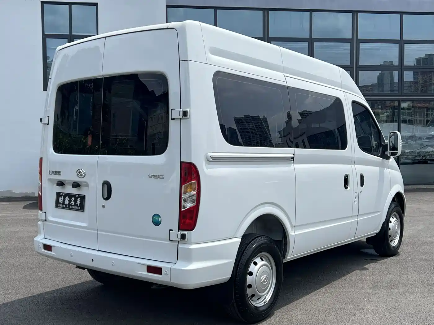SAIC Maxus Xintu V80 2024 2023 2.0T Manual Classic Aoyun Short Wheelbase Medium Roof 5/6 Seats