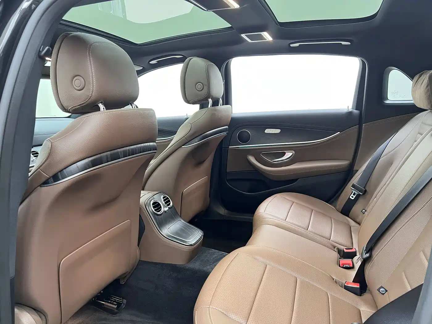 Mercedes-Benz E-Class 2021 E 300 L Sport Fashion фото 27