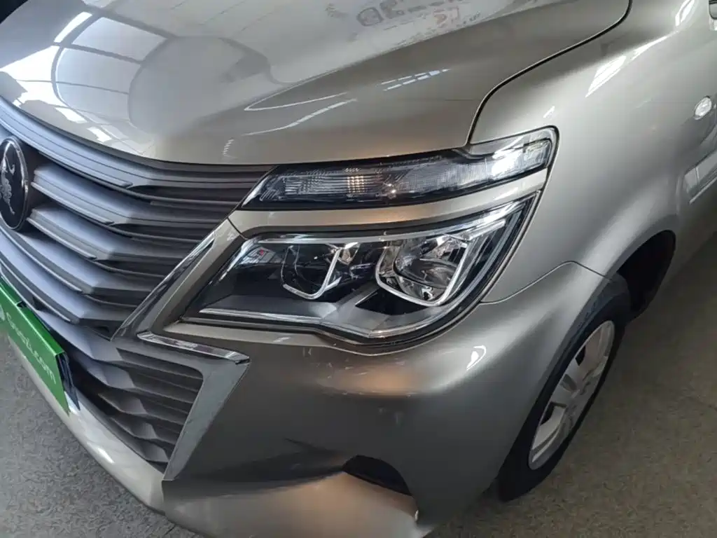 Dongfeng Fengxing Lingzhi 2025 2023 M5 1.6L Utility 5-Seater