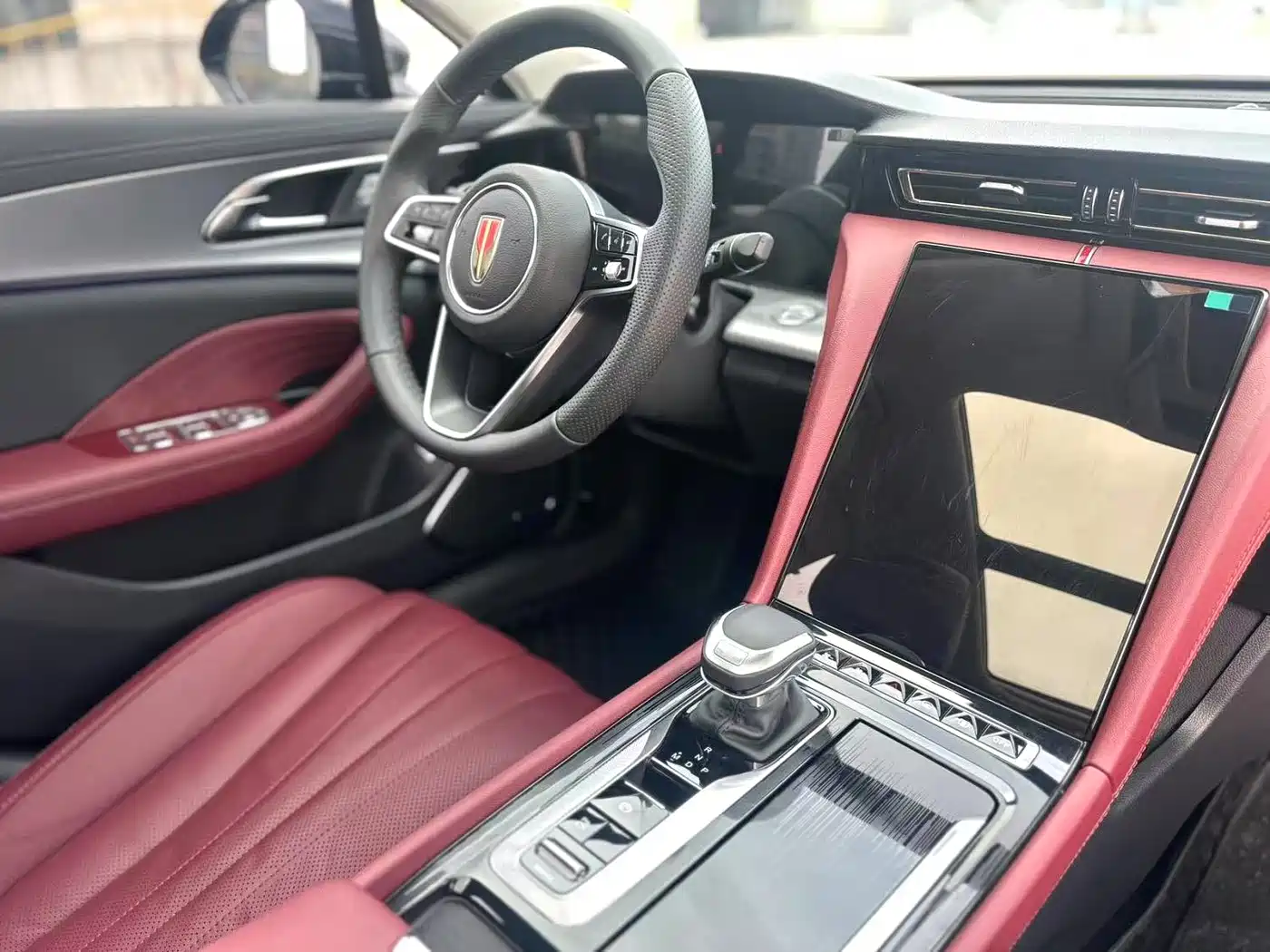 Фото 6 - Hongqi H5