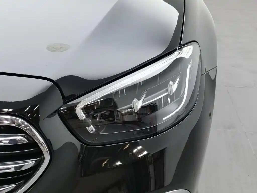 Mercedes-Benz E-Class, миниатюра 7
