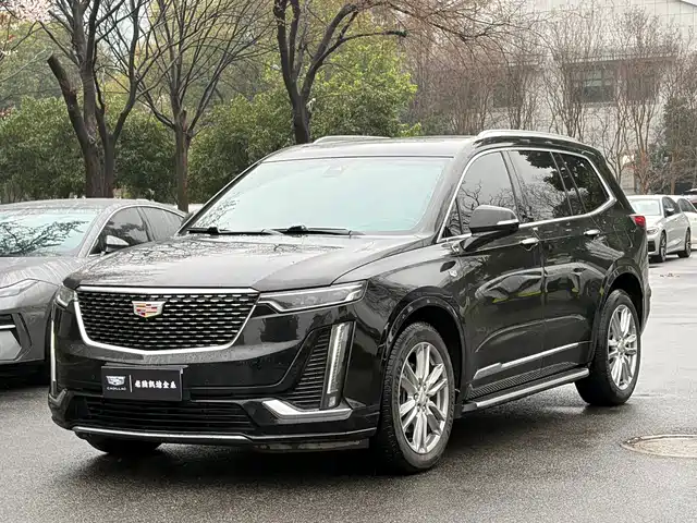 CADILLAC XT6