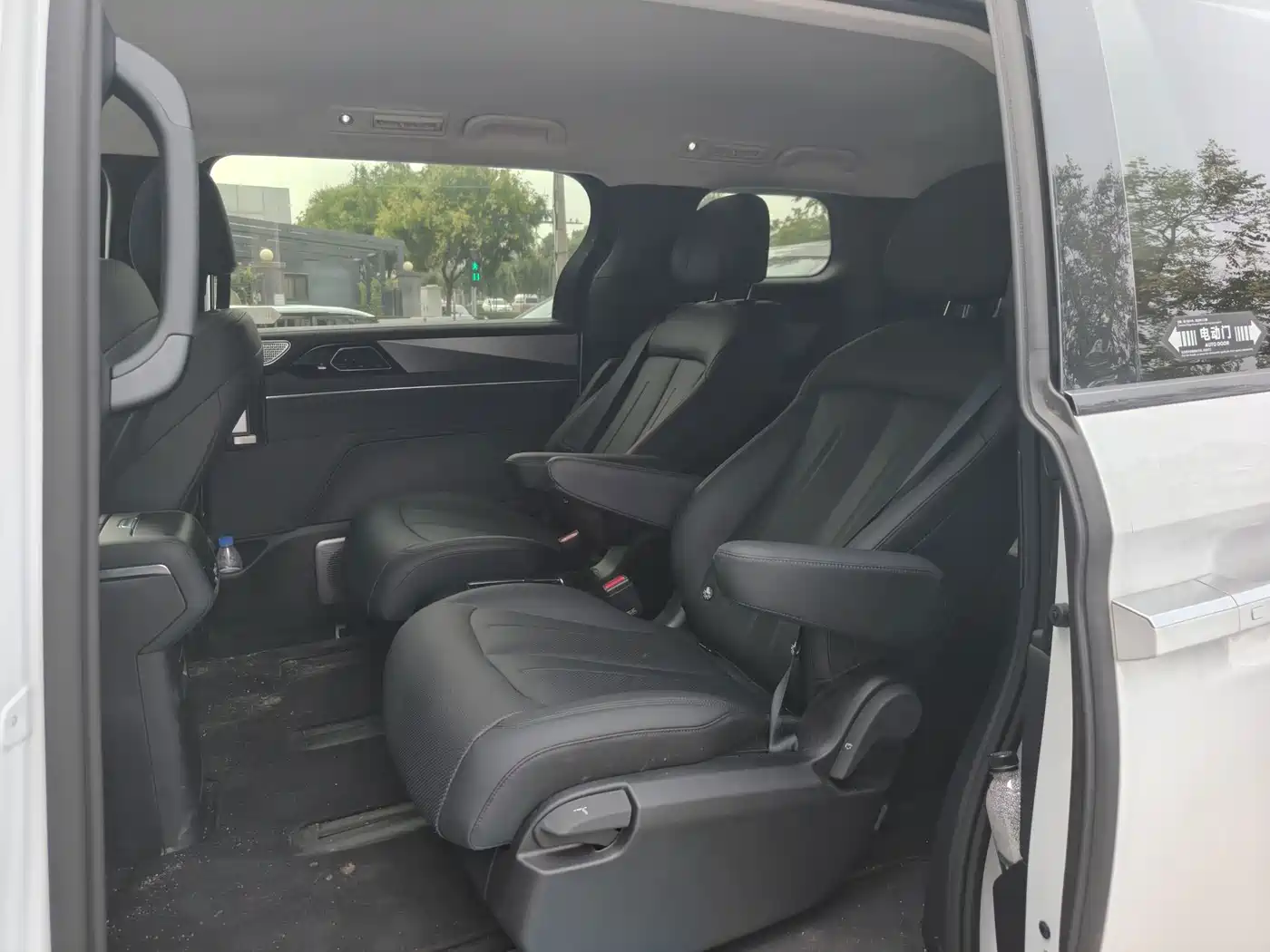 BYD M9 2025 2025 Model 1060 Pilot Edition