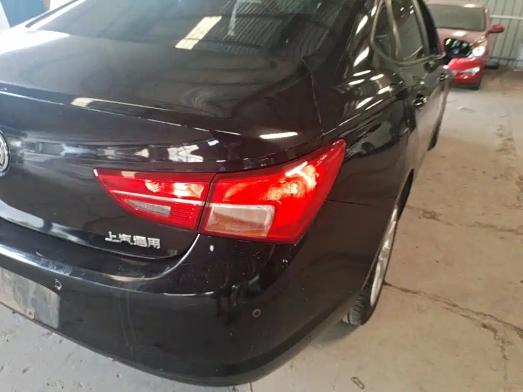 Photo 8 - Buick Verano
