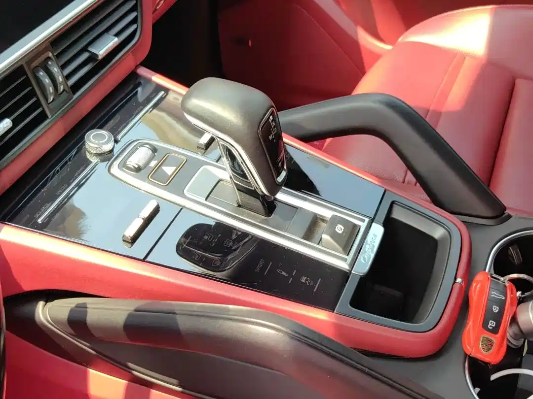 Porsche Cayenne New Energy 2022 Cayenne E-Hybrid 2.0T Platinum Edition фото 21