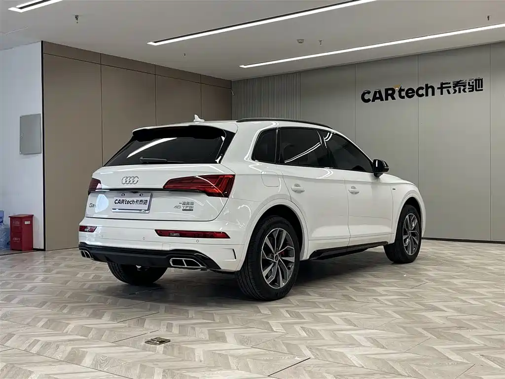 Audi Q5L 2024 Model 40 TFSI Luxury Dynamic фото 5