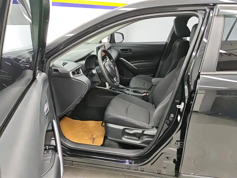 Toyota Corolla Cross 2022 2.0L Pioneer Edition фото 9