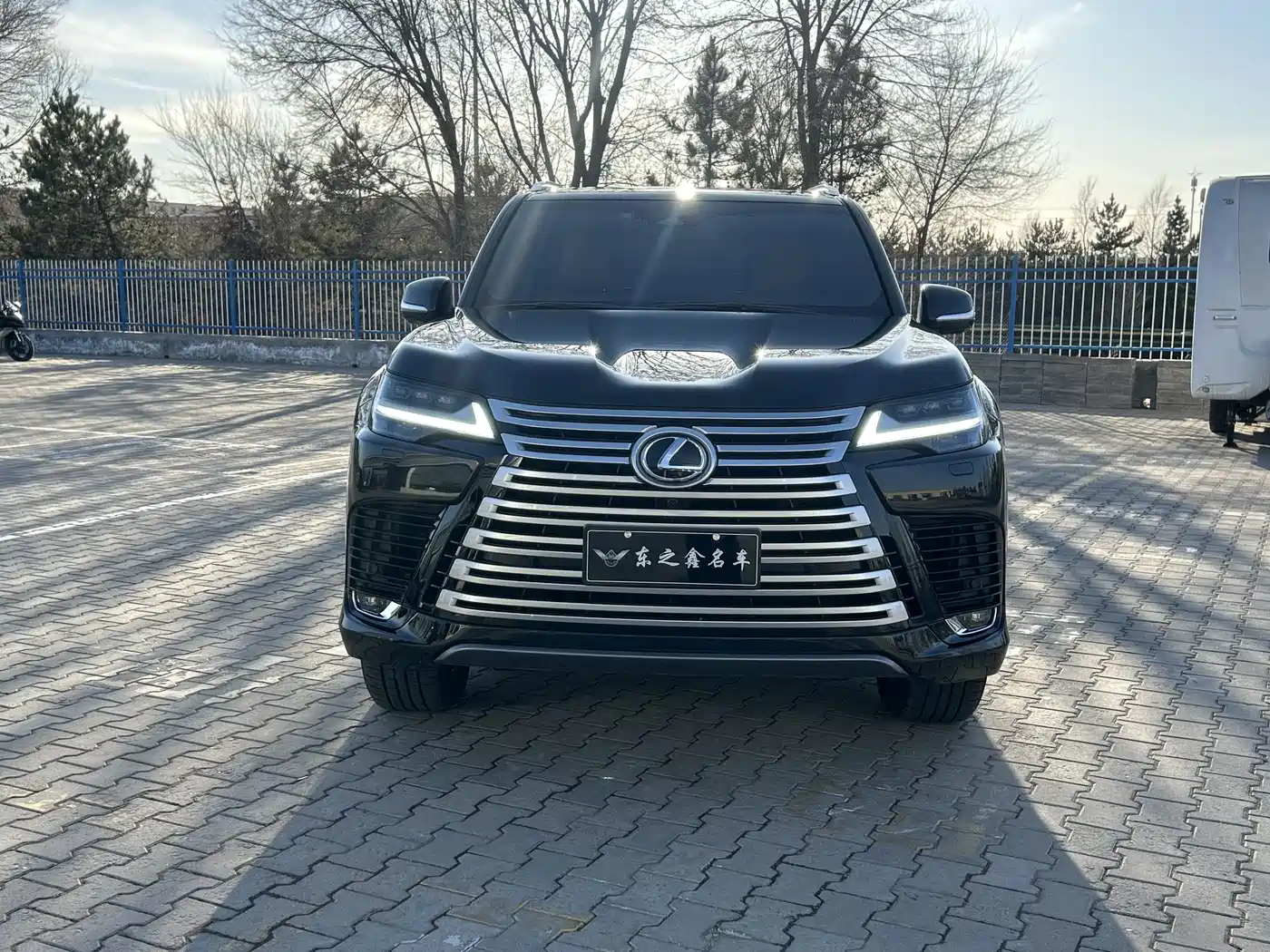 Lexus LX 2025 700h Boundary Edition фото 2