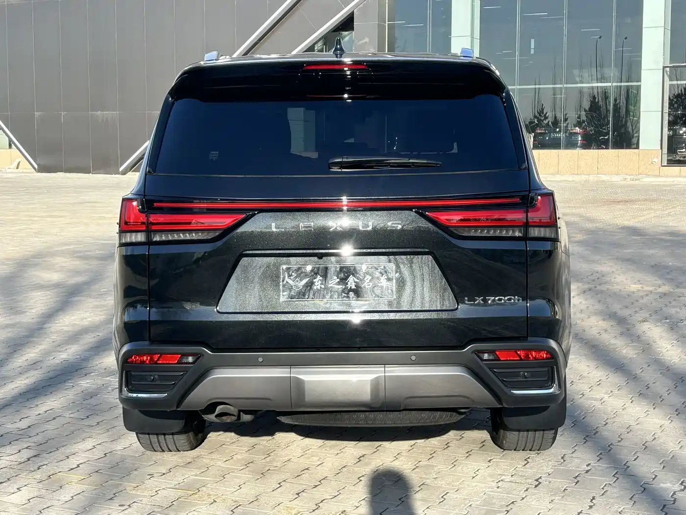Lexus LX 2025 700h Boundary Edition фото 11