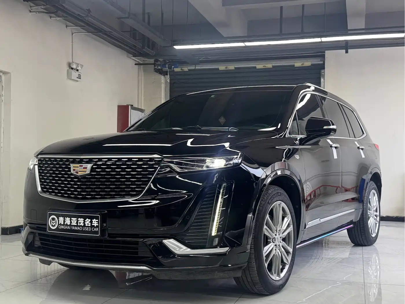 CADILLAC XT6