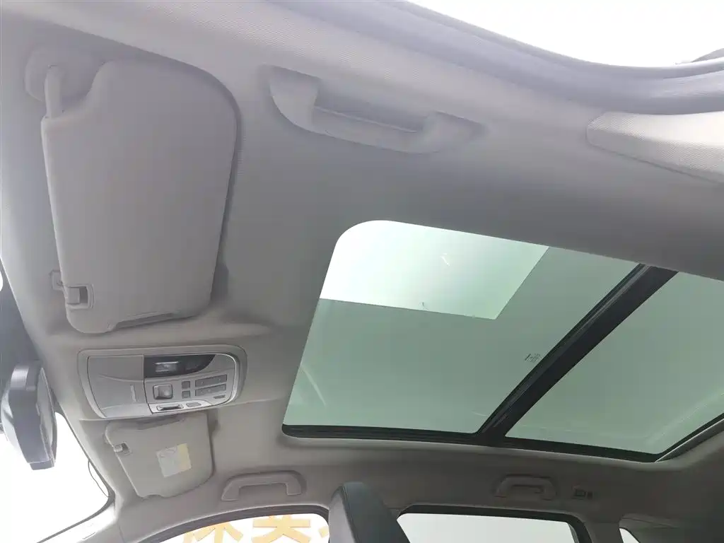 WEI PAI WEI BRAND VV7