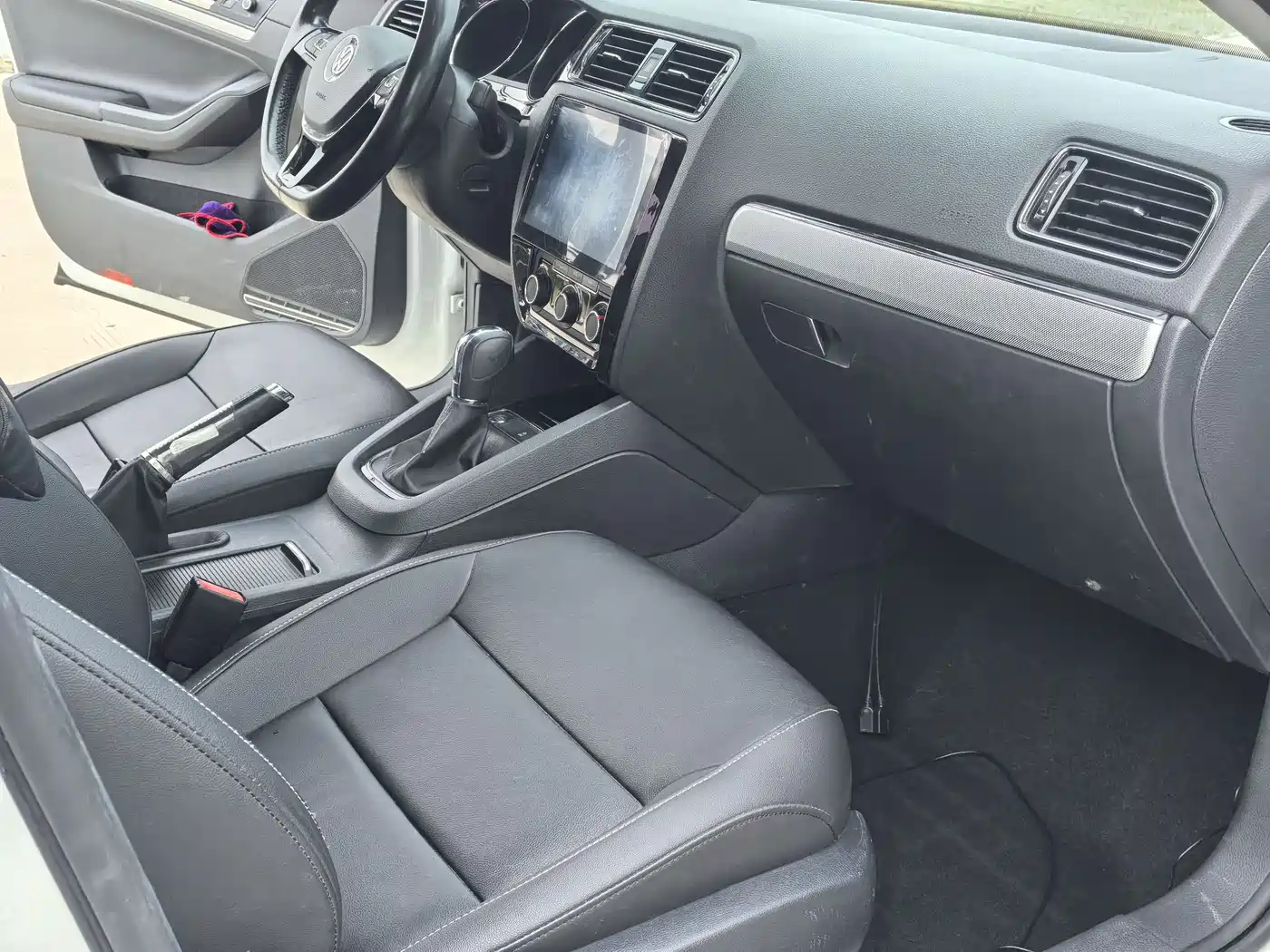 Volkswagen Sagitar 2018 280TSI DSG Spark Edition фото 12