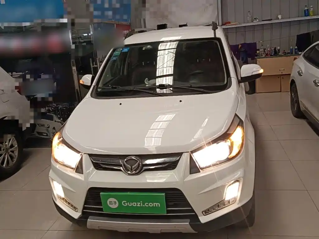 BAIC Huansu S3 2015 2014 1.5L Luxury (China IV)