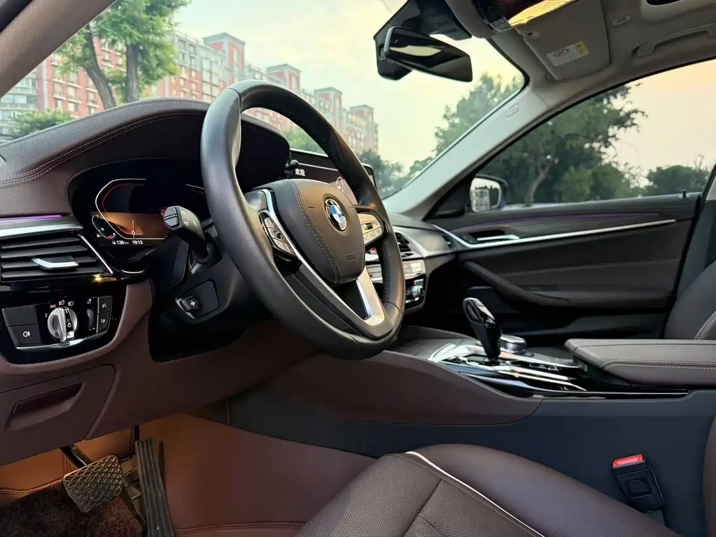 BMW 5 Series 2023 530Li Leading M Sport Package фото 9