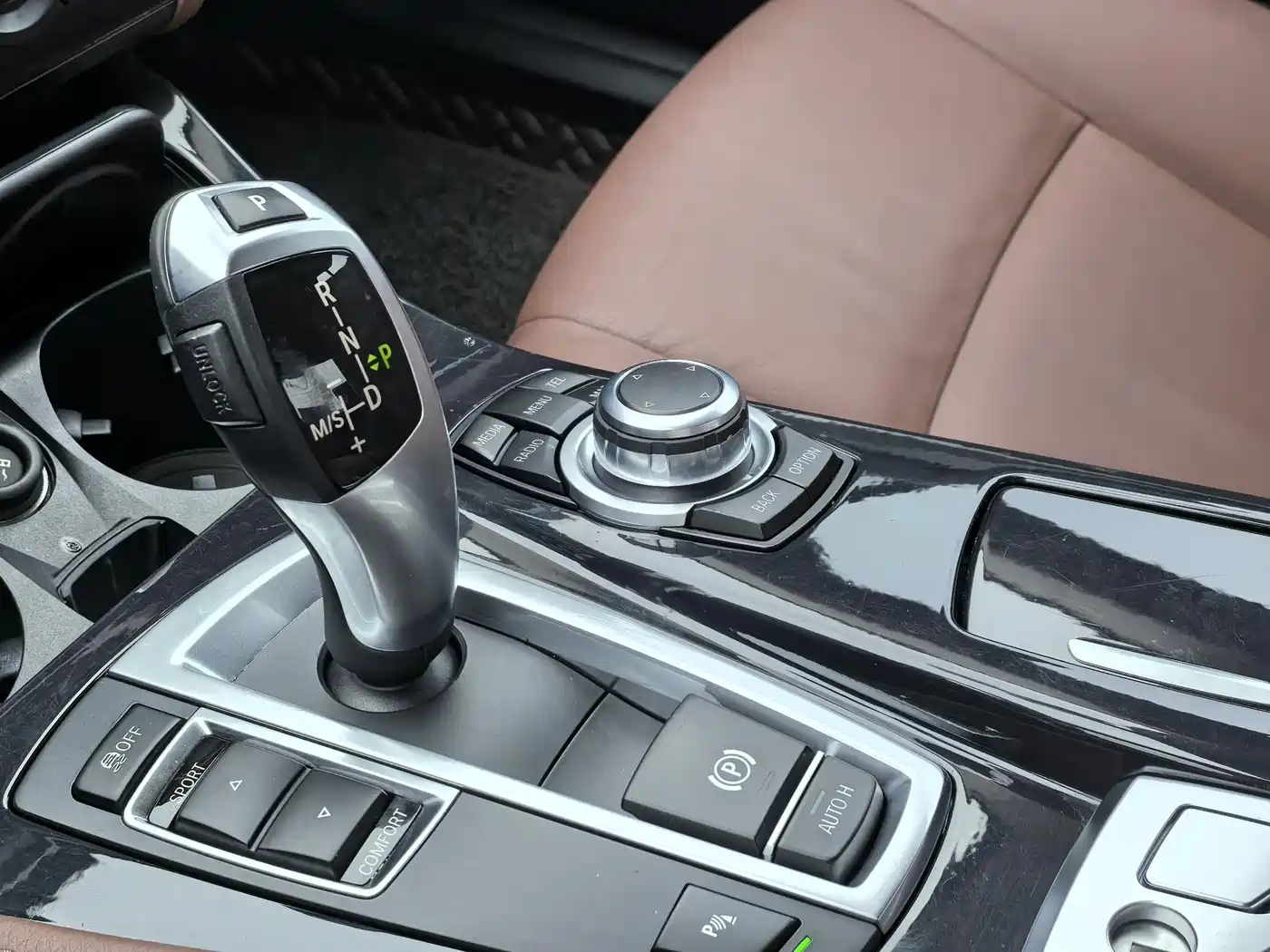 BMW 5 Series 2017 520Li Classic Edition фото 10