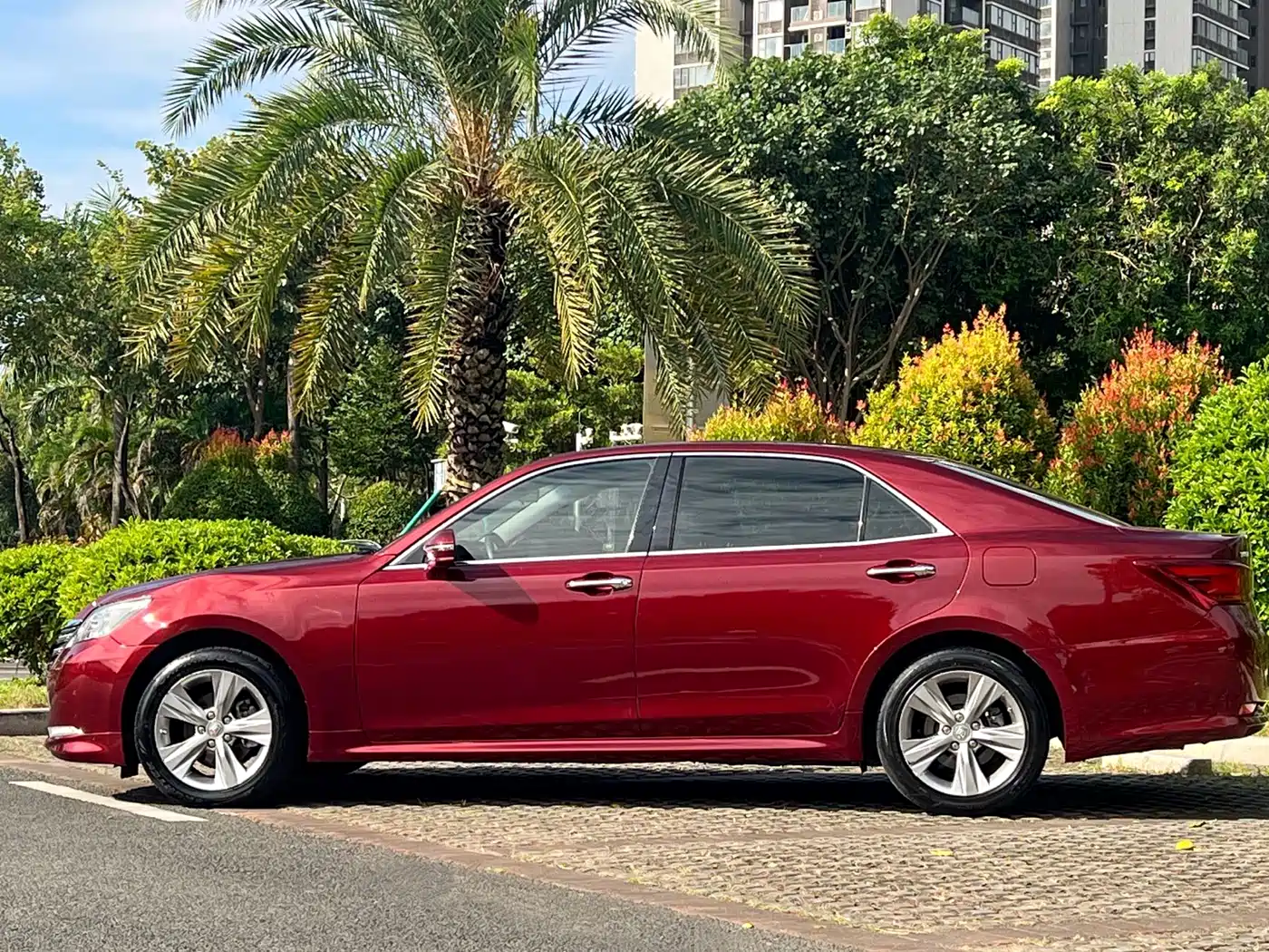 Toyota Crown 2015 2.5L Fashion Limited Edition фото 16