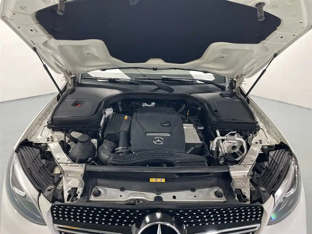 Mercedes-Benz GLC Coupe 2017 GLC 200 4MATIC Coupe SUV фото 16
