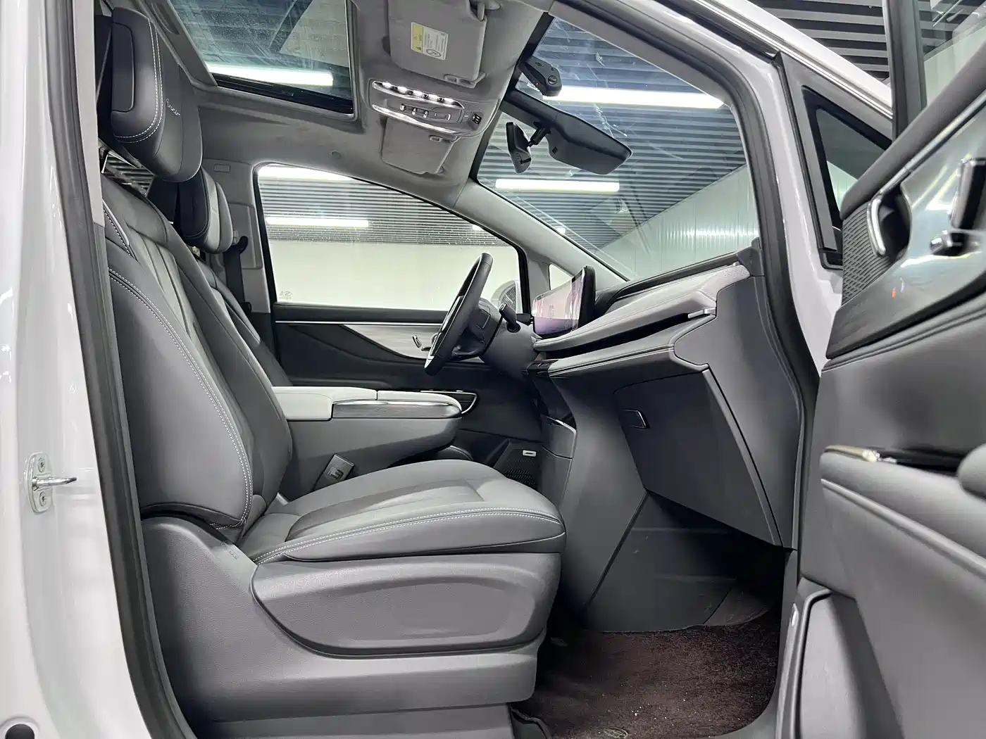 Фото 9 - Buick GL8