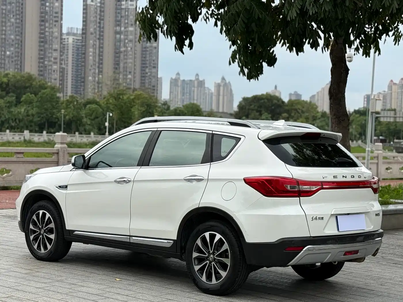 Dongfeng Fengdu MX5 2017 2016 2.0L Automatic Flagship Edition