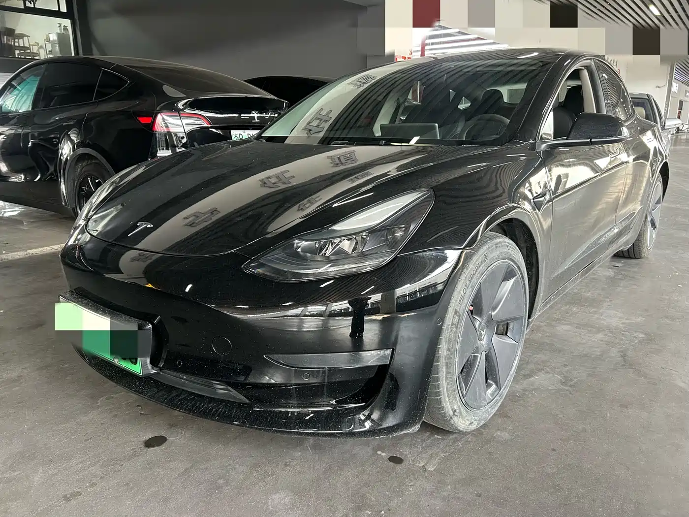 TESLA MODEL 3