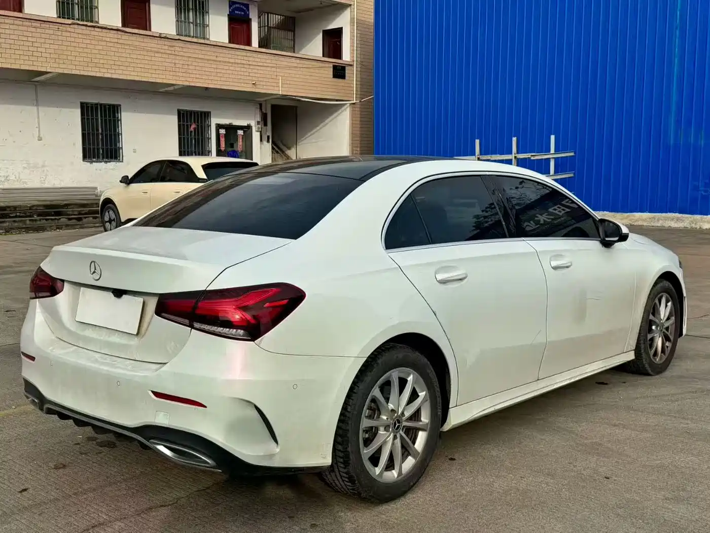 Mercedes-Benz A-Class 2022 A 200 L Sport Sedan Dynamic фото 9