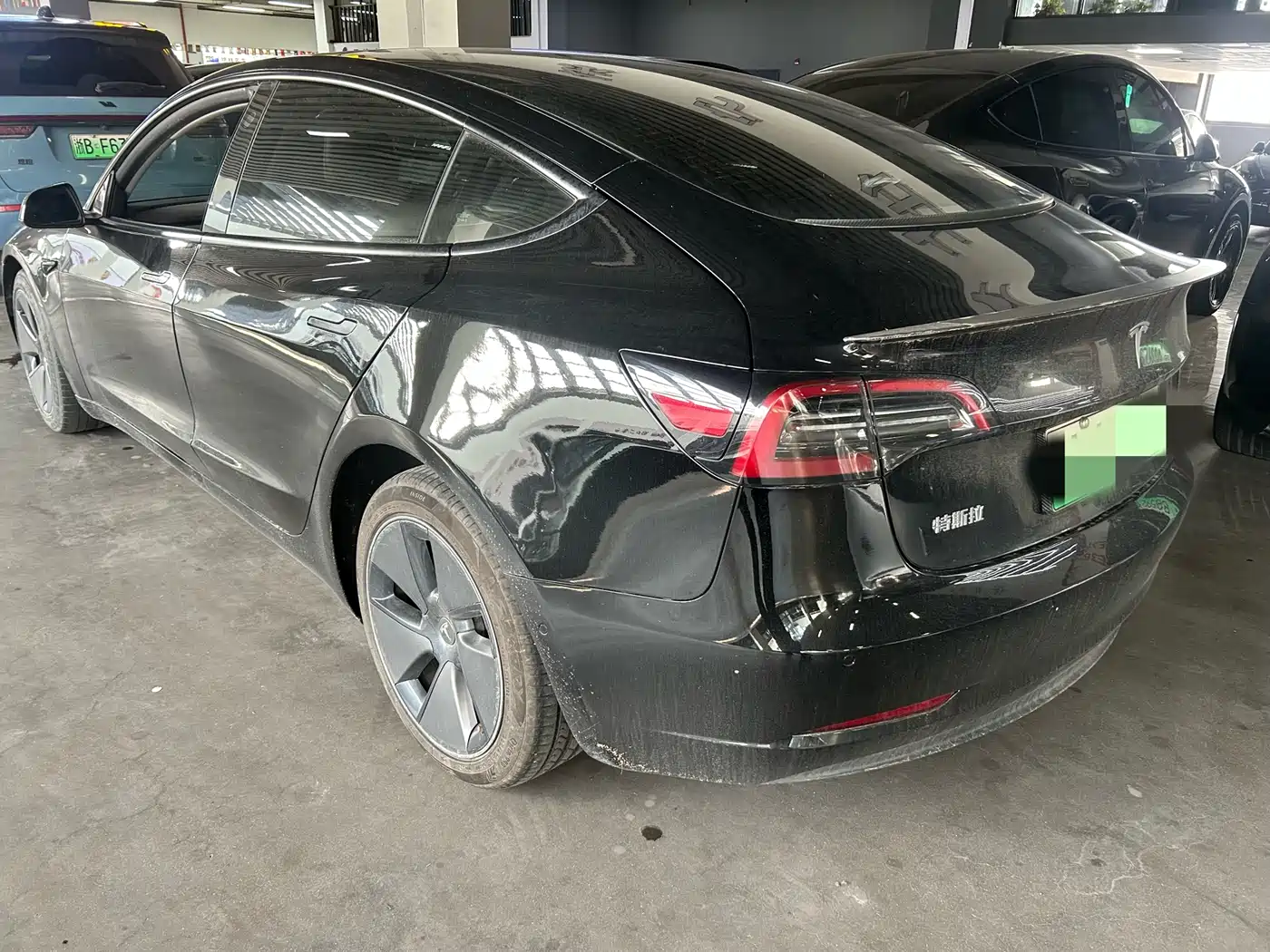 TESLA MODEL 3