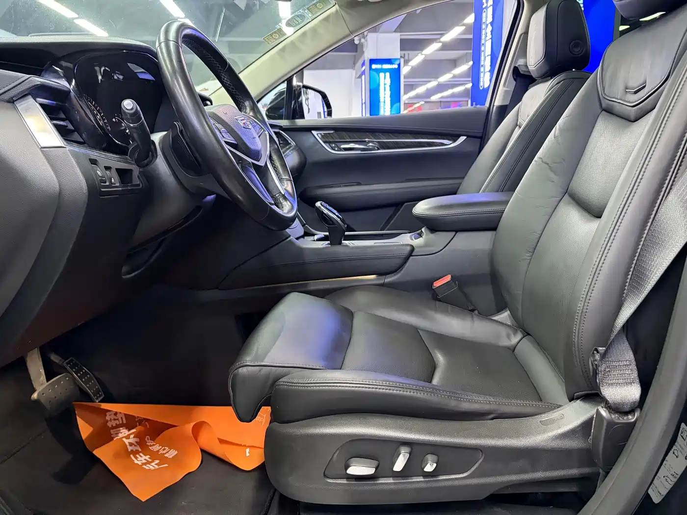 Cadillac XT5 2017 2016 28T AWD Luxury Model