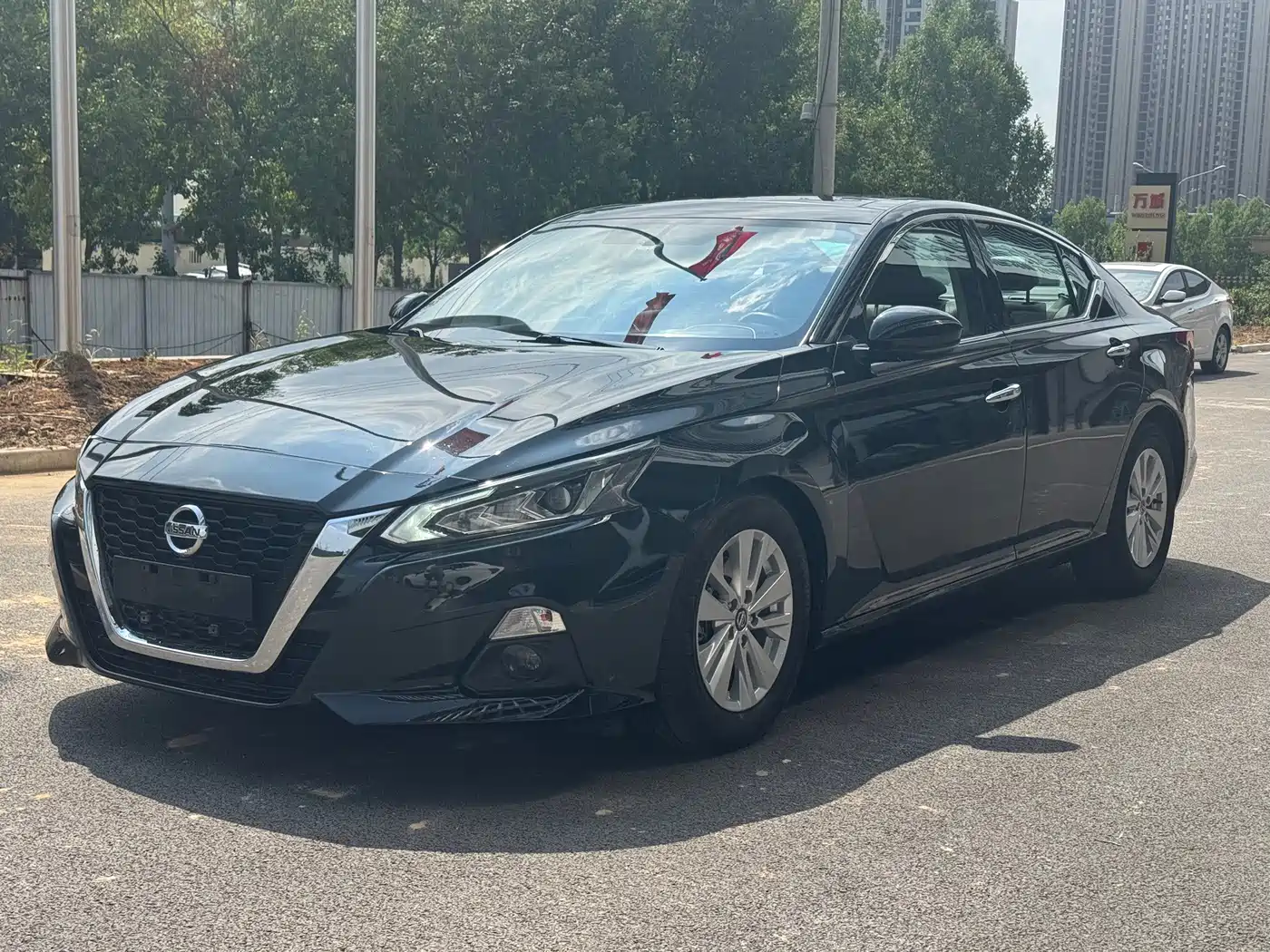 Фото 1 - Nissan Teana
