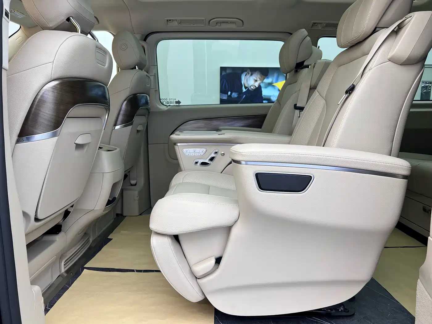 Mercedes-Benz V-Class 2021 V 260 L Long Wheelbase Luxury Edition фото 9