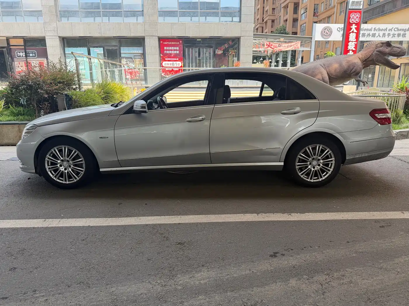Фото 4 - Mercedes-Benz E-Class